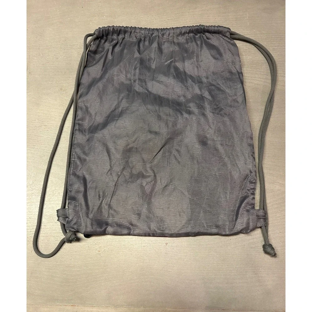Under Armour‎ Sackpack Drawstring Backpack Gym Bag Maroon Grey UA Logo Front Zip